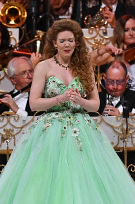 Andre Rieu performs with his Johann Strauss Orchestra - 29 Jan 2026 Anna Majchrzak performs with his Johann Strauss Orchestra of André Rieu during the concert at the Movistar Arena in Madrid, January 29, 2026, Spain Madrid Spain Copyright: xAtilanoxGarciax xSOPAxImagesx photos03597