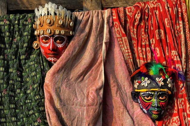 Tribal Face Painting in Canning, India - 28 Jan 2026 Young children pose with their faces painted during the event. For generations Bahurupi artists from West Bengal have been practicing in the art of face painting. Using their painting techniques they can easily metamorphose into different characters during a performance, which often represents tribal myths. These traditional artists scrape a living from their performances, relying on the generosity of audiences for their income. Canning India Copyright: xAvishekxDasx xSOPAxImagesx avdcanning26fp3