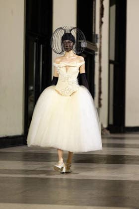Model lors du défilé Germanier, Collection Haute Couture Printemps Eté 2026 lors de la Fashion Week de Paris fashion week PFW le 29 janvier 2026 Thibault Duboucher Bestimage Germanier fashion show, Spring Summer 2026 Haute Couture Collection during Paris Fashion Week PFW on 29 January 2026 Paris France  Copyright: xThibaultxDuboucherx xBestimagexThibaultxDuboucherx xBestimagex