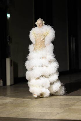 Model lors du défilé Germanier, Collection Haute Couture Printemps Eté 2026 lors de la Fashion Week de Paris fashion week PFW le 29 janvier 2026 Thibault Duboucher Bestimage Germanier fashion show, Spring Summer 2026 Haute Couture Collection during Paris Fashion Week PFW on 29 January 2026 Paris France  Copyright: xThibaultxDuboucherx xBestimagexThibaultxDuboucherx xBestimagex