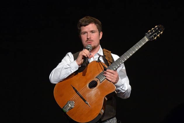 Concert of the Schneeberger and Bakanic Quartet, with Bella Via, at the cultural center AlFa in Steyrermühl Laakirchen, photographed on 29 1 2026, The picture shows the guitarist Diknu Schneeberger during an announcement 2026 Concert of the Schneeberger and Bakanic Quartet, with Bella Via, at the cultural center AlFa in Steyrermühl Laakirchen, on 29 1 2026