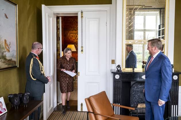 THE HAGUE King Willem-Alexander receives the informateur, Professor Dr. R.M. Letschert, at Huis ten Bosch Palace in The Hague. The informateur presents the final report to the King. FRANK VAN BEEK ANP netherlands out - belgium out  Copyright: xx x549122904x originalFilename: 549122904.jpg