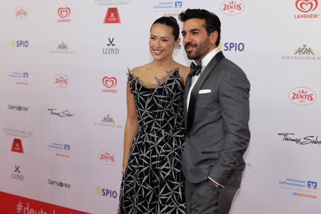 Deutscher Filmball 2026 Elyas M™Barek mit Ehefrau Jessica Mbarek auf dem roten Teppich. 50. Deutscher Filmball 2026 am 24.01.2026 im Hotel Bayerischer Hof in München. Bayern, Deutschland. *** German Film Ball 2026 Elyas M™Barek with wife Jessica Mbarek on the red carpet 50 German Film Ball 2026 on 24 01 2026 at Hotel Bayerischer Hof in Munich Bavaria, Germany
