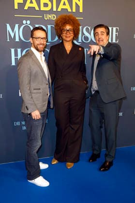 Philip Pratt, Nataly Kudiabor and Bastian Pastewka at the premiere of the Amazon Prime Video film Fabian und die mörderische Hochzeit at Cinenova Cologne, 30 01 2026 Foto:xR.xSchmiegeltx xFuturexImagex hochzeit_6114
