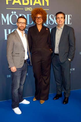 Philip Pratt, Nataly Kudiabor and Bastian Pastewka at the premiere of the Amazon Prime Video film Fabian und die mörderische Hochzeit at Cinenova Cologne, 30 01 2026 Foto:xR.xSchmiegeltx xFuturexImagex hochzeit_6116
