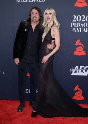 MusiCares 2026 Person of the Year Gala - Los Angeles, USA LOS ANGELES, USA. January 30, 2026: Dave Grohl & Taylor Momsen at the MusiCares 2026 Person of the Year Gala. Los Angeles CA USA  Copyright: xPaulxSmith Featureflashx