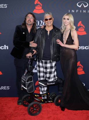 MusiCares 2026 Person of the Year Gala - Los Angeles, USA LOS ANGELES, USA. January 30, 2026: Dave Grohl, Pat Smear & Taylor Momsen at the MusiCares 2026 Person of the Year Gala. Los Angeles CA USA  Copyright: xPaulxSmith Featureflashx