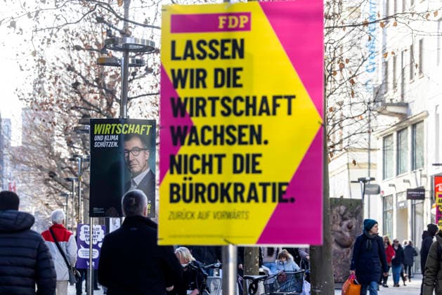 Landtagswahl 2026 in Baden-Württemberg. Wahlplakate in der Innenstadt von Stuttgart. Plakat der Partei FPD. 31.01.2026, Stuttgart, Baden-Württemberg, Deutschland *** State election 2026 in Baden Württemberg Election posters in the city center of Stuttgart Poster of the party FPD 31 01 2026, Stuttgart, Baden Württemberg, Germany