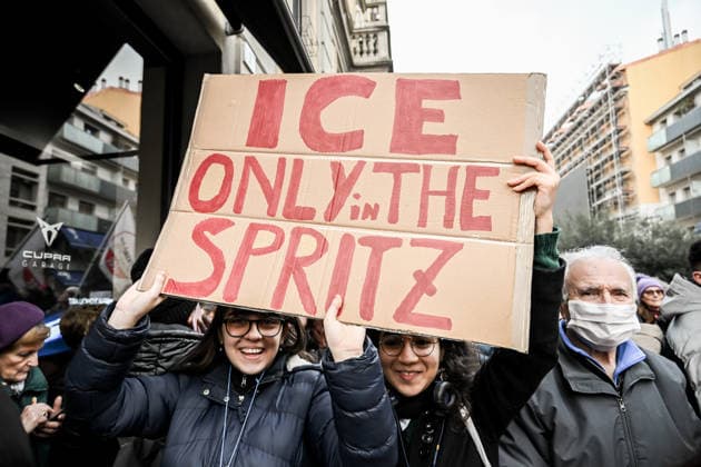 January 31, 2026, Milan, Mi, Italy: January 31, 2026, Milan. ICE OUT. Left-wing protest against the possible presence of U.S. Special Forces during the Milan-Cortina Winter Olympics. Milan Italy  - ZUMAa289 20260131_zia_a289_082 Copyright: xNicolaxMarfisix