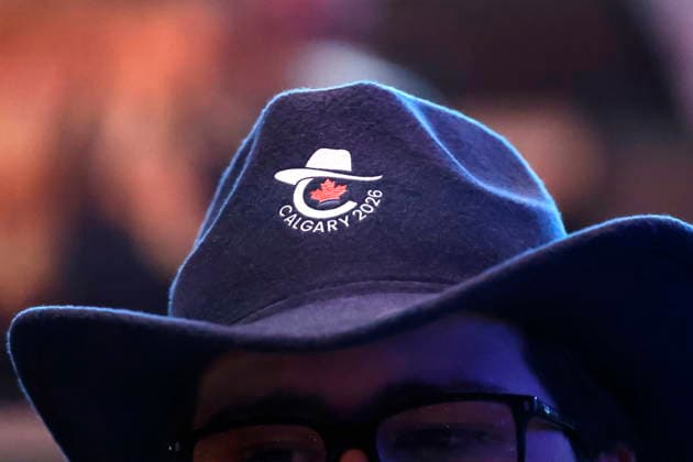 January 31, 2026, Calgary, Ab, Canada: A delegate wears a cowboy hat with a Conservative Party convention logo on it during the party s national convention in Calgary, Alta., Saturday, Jan. 31, 2026. Calgary Canada  - ZUMAc35_ 20260131_zaf_c35_005 Copyright: xLarryxMacdougalx