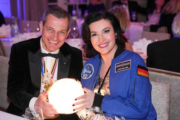 Verleihung des Orden wider den tierischen Ernst in Aachen Dorothee Baer gemeinsam mit Michael Mronz bei der Verleihung des Orden Wider den tierischen Ernst im Congress Center, Aachen, 31.01.2026 Aachen NRW Deutschland *** Awarding of the Order Against Animal Resistance in Aachen Dorothee Baer together with Michael Mronz at the awarding of the Order Against Animal Resistance in the Congress Center, Aachen, 31 01 2026 Aachen NRW Germany