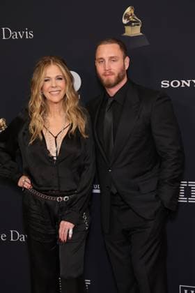 LOS ANGELES, CALIFORNIA - JANUARY 31: Rita Wilson & Chet Hanks at the 68th GRAMMY Awards Pre-GRAMMY Gala & GRAMMY Salute to Industry Icons Honoring Avery Lipman & Monte Lipman on January 31, 2026 in Los Angeles, California Credit: USA - ZUMAa123 20260131_zaa_a123_046 Copyright: xAdMediax