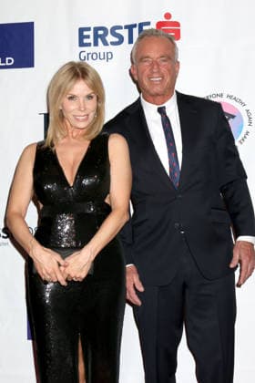 January 31, 2026, Palm Desert, California, USA: LOS ANGELES - JAN 31: Cheryl Hines, Robert F. Kennedy Jr. at the 3rd Annual Starry Starry Night Gala at the Chaparral Country Club on January 31, 2026 in Palm Desert , CA Palm Desert USA - ZUMAb170 20260131_aap_b170_109 Copyright: xKayxBlakex