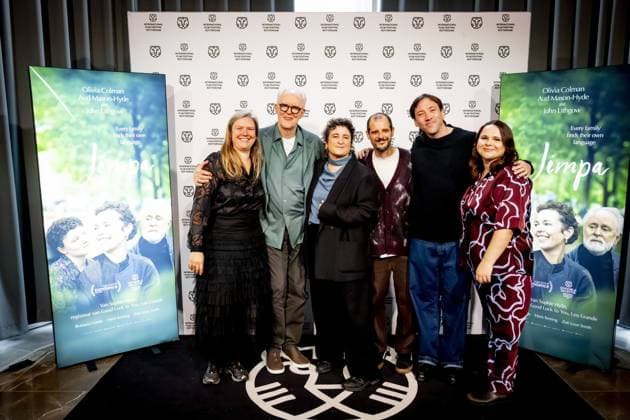 ROTTERDAM - Group photo of the cast of Jimpa, prior to the Dutch premiere at the Rotterdam Theatre. The drama, partly filmed in Amsterdam, premiered at the International Film Festival Rotterdam (IFFR). ROBIN UTRECHT ANP netherlands out - belgium out  Copyright: xx x549334035x originalFilename: 549334035.jpg