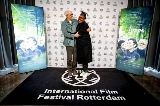 ROTTERDAM - Actor John Lithgow and Romana Vrede before the Dutch premiere of Jimpa at the Rotterdam Theatre. The drama, partly filmed in Amsterdam, premiered at the International Film Festival Rotterdam (IFFR). ROBIN UTRECHT ANP netherlands out - belgium out  Copyright: xx x549334098x originalFilename: 549334098.jpg