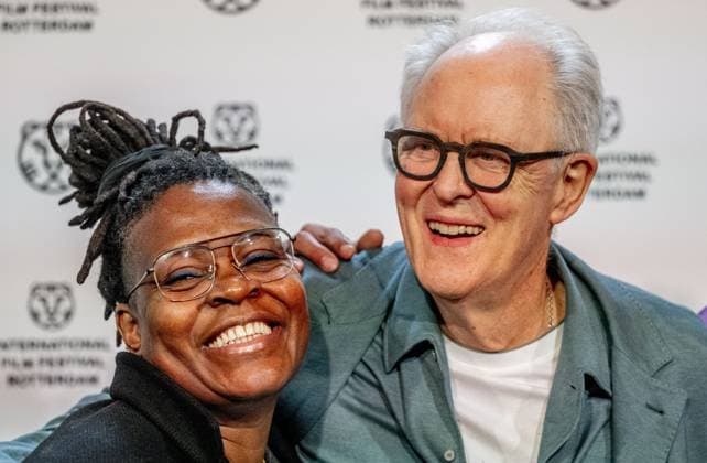 ROTTERDAM - Actor John Lithgow and Romana Vrede before the Dutch premiere of Jimpa at the Rotterdam Theatre. The drama, partly shot in Amsterdam, premiered at the International Film Festival Rotterdam (IFFR). ROBIN UTRECHT ANP netherlands out - belgium out  Copyright: xx x549334117x originalFilename: 549334117.jpg