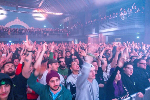 Leipzig, Haus Auensee The Hamburg rapper Disarstar (Gerrit Falius) plays a sold-out concert in front of an audience of around 3,200 energetic live performance with an audience at Haus Auensee Disarstar Leipzig