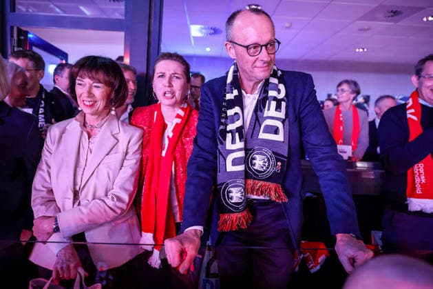 01 02 2026, Handball, Men s EHF EURO 2026, Germany Denmark, Jyske Bank Boxing in Herning, Final The German Chancellor Friedrich Merz Chancellor Politician CDU follows the game with fan scarf around his neck together with wife Charlotte Merz left and The Danish Prime Minister Mette Frederiksen Prime Minister Denmark Politician Politician with Denmark