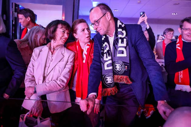 01 02 2026, Handball, Men s EHF EURO 2026, Germany Denmark, Jyske Bank Boxing in Herning, Final The German Chancellor Friedrich Merz Chancellor Politician CDU follows the game with fan scarf around his neck together with wife Charlotte Merz left and The Danish Prime Minister Mette Frederiksen Prime Minister Denmark Politician Politician with Denmark