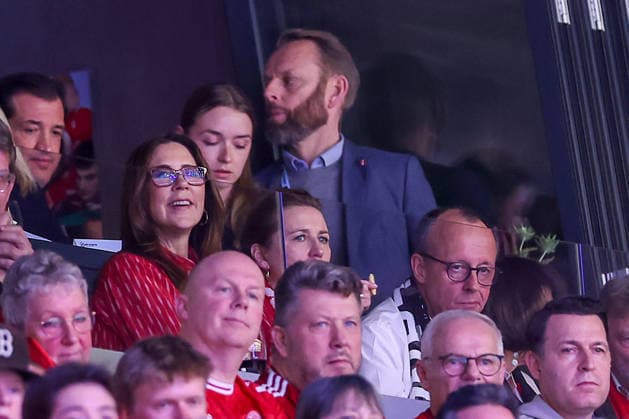 01 02 2026, Handball, Men s EHF EURO 2026, Germany Denmark, Jyske Bank Boxing in Herning, Final Queen Mary of Denmark Countess of Monpezat née Mary Elizabeth Donaldson next to The Danish Prime Minister Mette Frederiksen Prime Minister Denmark Politician Politician and The German Chancellor Friedrich Merz Chancellor Politician CDU in the stands Den