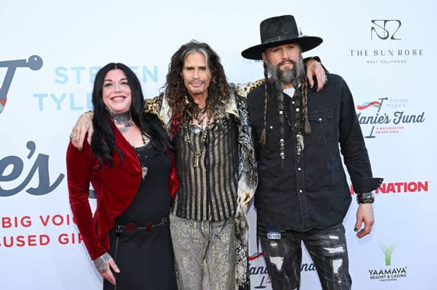 Steve Tyler™s 7th Annual Jam for Janie Grammy Viewing Party Mia Tyler, Steven Tyler and Dewey Bragg arriving to Steve Tyler™s 7th Annual Jam for Janie Grammy Viewing Party at Hollywood Palladium on February 01, 2026 in Hollywood, CA. Hollywood Hollywood Palladium California USA Copyright: xLISAxOConnor AFF-USA.comx