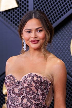 February 1, 2026, Los Angeles, California, USA: Chrissy Teigen on the red carpet of the 68th Annual Grammy Awards on Sunday February 1, 2026 at Crypto.com Arena in Los Angeles, California. JAVIER ROJAS PI Los Angeles USA - ZUMAp124 20260201_zaa_p124_354 Copyright: xJavierxRojasx
