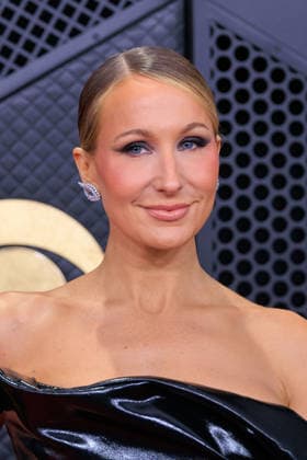 February 1, 2026, Los Angeles, California, USA: Nikki Glaser on the red carpet of the 68th Annual Grammy Awards on Sunday February 1, 2026 at Crypto.com Arena in Los Angeles, California. JAVIER ROJAS PI Los Angeles USA - ZUMAp124 20260201_zaa_p124_398 Copyright: xJavierxRojasx