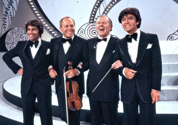 ARCHIV: Roy Black Sänger und Schauspieler Roy Black mit Helmut Zacharias , Franz Grotheund und Rex Gildo , 1978 ARCHIVAUFNAHME, Datum geschätzt 20260119JWM0159 *** ARCHIVE Roy Black Singer and actor Roy Black with Helmut Zacharias , Franz Grotheund and Rex Gildo , 1978 ARCHIVE ACQUISITION, date estimated 20260119JWM0159