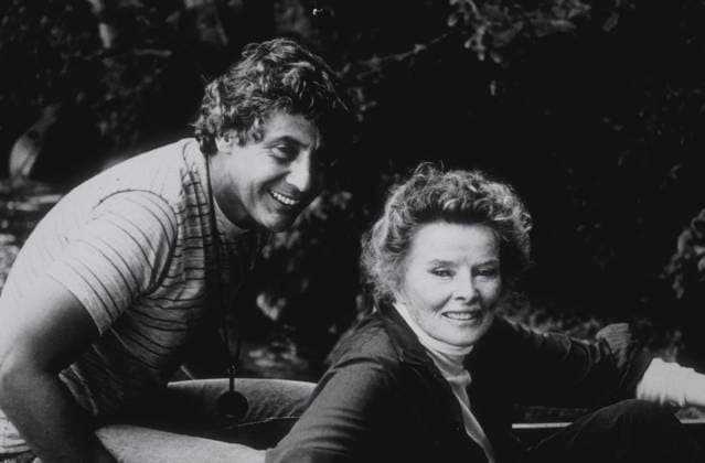 RECORD DATE NOT STATED On Golden Pond Katharine Hepburn and Director Mark Rydell on the set EDITORIAL USE ONLY  Copyright: x