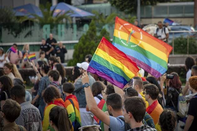 Sofia, Bulgarien 18. Juni 2022: Die Sofia Pride Veranstaltung zur Unterstützung der LGBT Rechte von Lesben, Schwulen, Transgender und Bisexuellen findet zum 15. Mal in Sofia statt Sofia, Bulgaria - June 18, 2022: The Sofia Pride event in support of LGBT rights lesbian, gay, transgender and bisexual is being held in Sofia for the 15th time Copyright: imageBROKER EMILxDJUMAILIEV ibliqx16040595.jpg