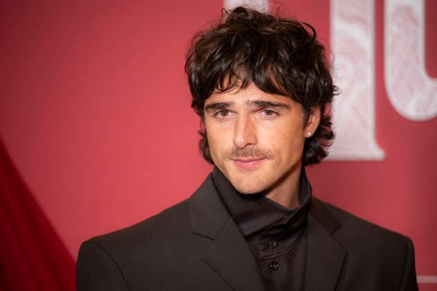 Hurlevent or Wuthering Heights photocall in Paris EB US actor Jacob Elordi poses during a photocall before the screening of the movie Wuthering Heights at the Grand Rex theater in Paris on February 2, 2026. Photo by Eliot Blondet ABACAPRESS.COM Paris France France  Copyright: xBlondetxEliot ABACAx