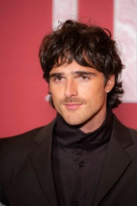 Hurlevent or Wuthering Heights photocall in Paris EB US actor Jacob Elordi poses during a photocall before the screening of the movie Wuthering Heights at the Grand Rex theater in Paris on February 2, 2026. Photo by Eliot Blondet ABACAPRESS.COM Paris France France  Copyright: xBlondetxEliot ABACAx
