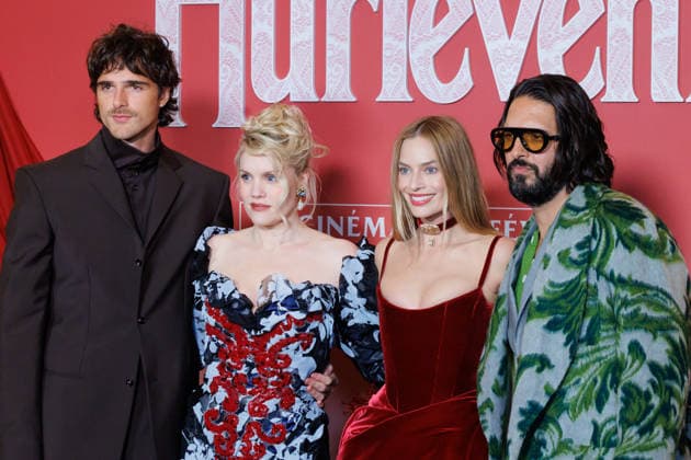 Wuthering Heights premiere at Grand Rex theatre Celebrities arrival on red carpet Avant premiere de Hurlevent au cinema Le Grand Rex Arrivees des celebrites sur le tapis rouge Jacob Elordi, Emerald Fennell, Margot Robbie et Shazad Latif 452724 2026 02 02 France  Copyright: xSebastienxFremontx xStarfacex STAR_452724_106