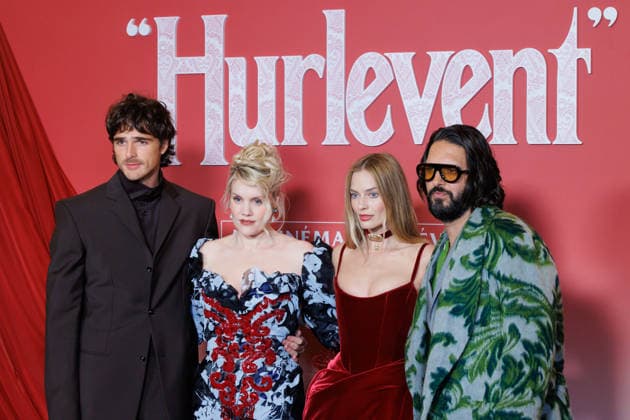 Wuthering Heights premiere at Grand Rex theatre Celebrities arrival on red carpet Avant premiere de Hurlevent au cinema Le Grand Rex Arrivees des celebrites sur le tapis rouge Jacob Elordi, Emerald Fennell, Margot Robbie et Shazad Latif 452724 2026 02 02 France  Copyright: xSebastienxFremontx xStarfacex STAR_452724_111