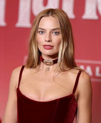 Hurlevent Photocall Margot Robbie attends the Hurlevent Photocall at Le Grand Rex on February 02, 2026 in Paris, France.  Copyright: xDFYx