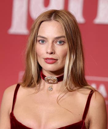 Hurlevent Photocall Margot Robbie attends the Hurlevent Photocall at Le Grand Rex on February 02, 2026 in Paris, France.  Copyright: xDFYx