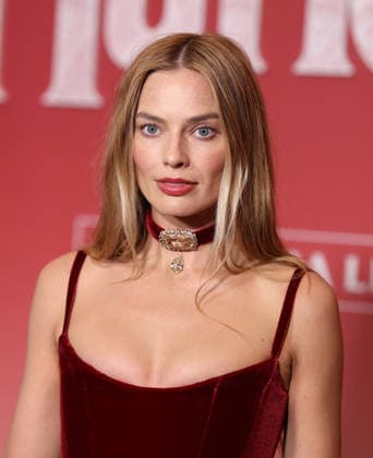 Hurlevent Photocall Margot Robbie attends the Hurlevent Photocall at Le Grand Rex on February 02, 2026 in Paris, France.  Copyright: xDFYx