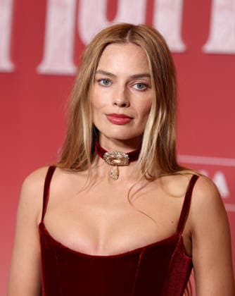 Hurlevent Photocall Margot Robbie attends the Hurlevent Photocall at Le Grand Rex on February 02, 2026 in Paris, France.  Copyright: xDFYx