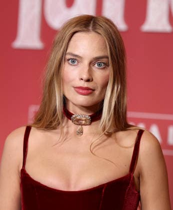 Hurlevent Photocall Margot Robbie attends the Hurlevent Photocall at Le Grand Rex on February 02, 2026 in Paris, France.  Copyright: xDFYx