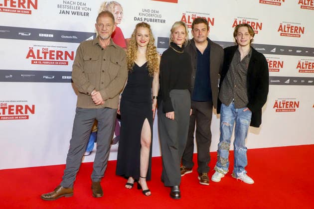 Soenke Wortmann, Kya Celina Barucki, Anna Schudt, Sebastian Bezzel, Philip Mueller on the red carpet at the cinema film premiere Die Aelteren at Kinopolis HafenCity in Hamburg on 02 02 2026 Hamburg Germany