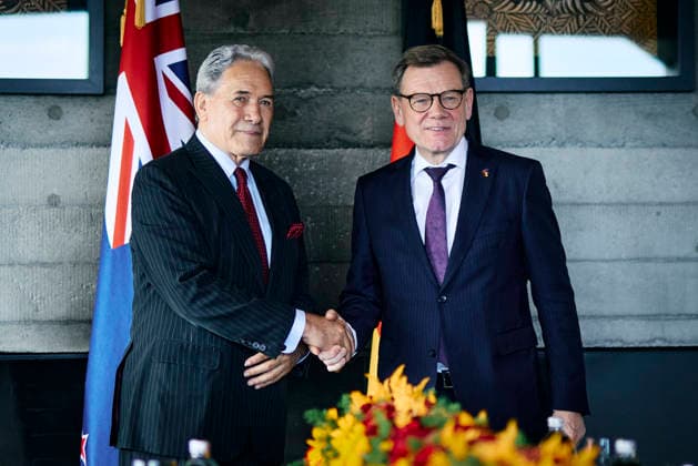 Johann Wadephul (CDU), Bundesaussenminister, trifft den Minister fuer Auswaertige Angelegenheiten von Neuseeland, Herrn Winston Peters, zu Gespraech in Kerikeri, 03.02.2026. Fotografiert im Auftrag des Auswaertigen Amtes. Kerikeri Neuseeland *** Johann Wadephul CDU , Federal Foreign Minister, meets the Minister for Foreign Affairs of New Zealand, Mr. Winston Peters, for talks in Kerikeri, 03 02 2026 Photographed on behalf of the Foreign Office Kerikeri New Zealand Copyright: xSebastianxRau AAx