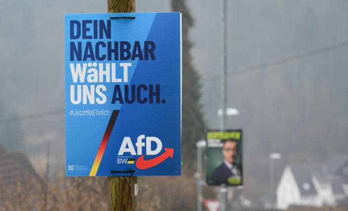Horb - Muehringen (Kreis Freudenstadt) 03.02.2026 AfD Landtagswahl Baden - Wuerttemberg, Wahlkampf: Ein AfD Wahlplakat am Strassenrand *** Horb Muehringen district Freudenstadt 03 02 2026 AfD state election Baden Wuerttemberg, election campaign An AfD election poster on the roadside Ulmer