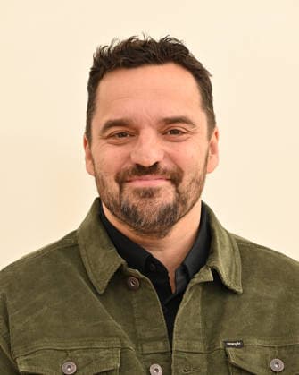 Apple TV Press Day Jake Johnson arriving to Apple TV Press Day at Barker Hanger on February 03, 2026 in Santa Monica, CA. Santa Monica Barker Hanger California USA Copyright: xLISAxOConnor AFF-USA.comx