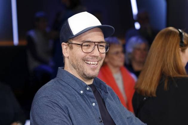 Jan van Weyde, Comedian und Schauspieler, zu Gast in der Fernsehsendung NDR Talk Show in den NDR Studios, Hamburg, Deutschland Jan van Weyde, comedian and actor, guest on the television program NDR Talk Show at NDR Studios, Hamburg, Germany Copyright: imageBROKER ChristopherxTamcke ibltam16455681