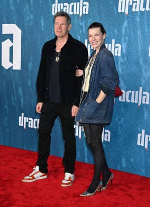 ˜Dracula™ Los Angeles Premiere Paul W. S. Anderson and Milla Jovovich arriving at the Dracula? Los Angeles premiere held at the TCL Chinese Theatre on February 3, 2026 in Hollywood, Ca. Hollywood TCL Chinese Theatre California USA Copyright: xTammiexArroyox xAFF-USA.comx