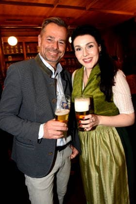 Michael Sporer Presenter Anita Eichhoern Actress Munich 03 02 2026 Augustiner Stammhaus Iberl Buehne Premiere Weiberwirtschaft Photo Munich