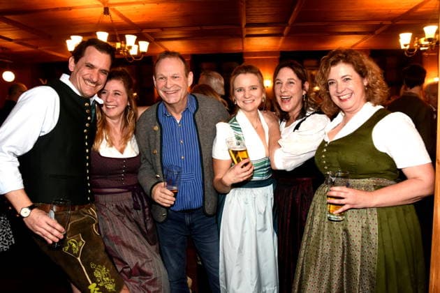 Actor Florian Guenther Director Author Sophie Reiml Actress Markus Neumeier Actor Raphaela Maier Actor Indendantin Claudie Mabell Actress Daniela Maerz Actress Muenchen 03 02 2026 Augustiner Stammhaus Iberl Buehne Premiere Weiberwirtschaft Foto Muenchen