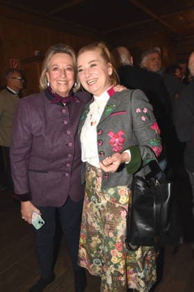 Maranne Wille Dallmayr Constance Lindner Presenter Munich 03 02 2026 Augustiner Stammhaus Iberl Buehne Premiere Weiberwirtschaft Photo Munich