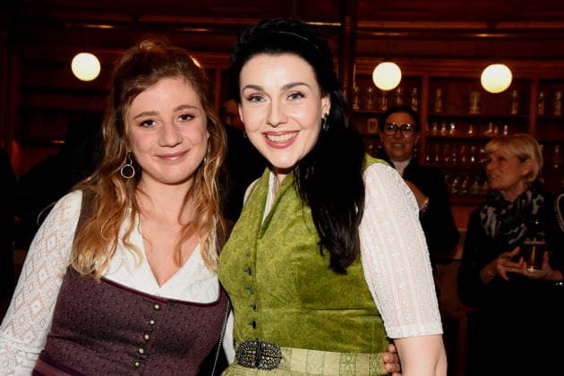 Sophie Reiml Actress Anita Eichhorn Actress Munich 03 02 2026 Augustiner Stammhaus Iberl Buehne Premiere Weiberwirtschaft Photo Munich