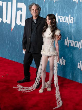 February 3, 2026, Hollywood, California, USA: attends the Dracula Los Angeles red carpet Premiere. Hollywood USA - ZUMAb173 20260203_aap_b173_040 Copyright: xBillyxBennightx